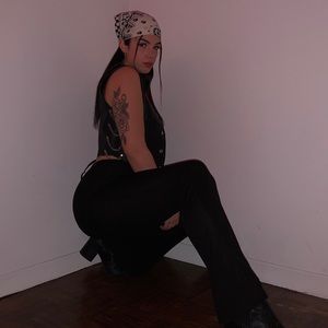 Meet your Posher, Claudia